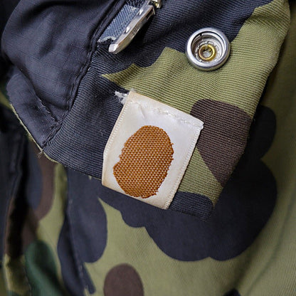 【中古品】【メンズ】 A BATHING APE アベイシングエイプ 001HJA801008X 1ST CAMO DOWN JACKET カモ ダウン ジャケット アウター 142-261028-kh-10-izu サイズ：M カラー：マルチ 万代Net店