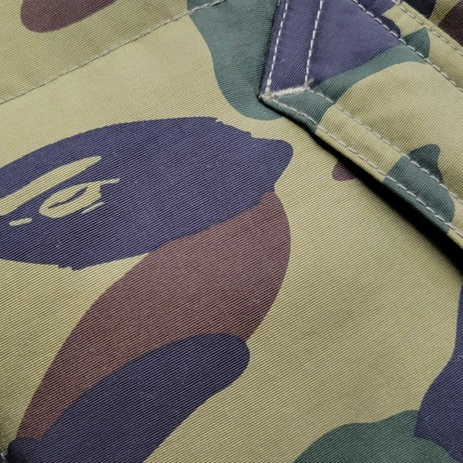 【中古品】【メンズ】 A BATHING APE アベイシングエイプ 001HJA801008X 1ST CAMO DOWN JACKET カモ ダウン ジャケット アウター 142-261028-kh-10-izu サイズ：M カラー：マルチ 万代Net店