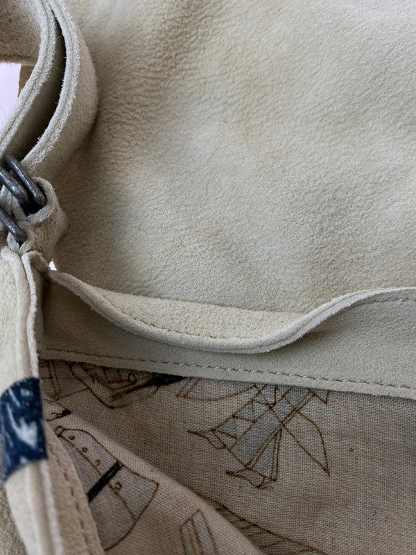 【中古品】【メンズ】 VISVIM ビズビム 0223903003006 23SS DEERSKIN SHOULDER BAG ショルダーバッグ カバン 鞄 188-231203-min カラー：ホワイト系 万代Net店