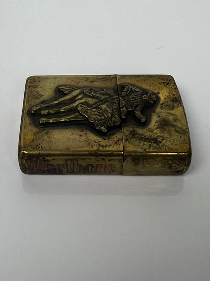 【中古品】【メンズ/レディース】 ZIPPO ジッポ MARLBORO SOLID BRASS マールボロ ソリッドブラス 2面加工 オイルライター 喫煙具 1998年製造 インサイドユニット 1998年製 206-260612-kk-03-hon カラー：BRASS 万代Net店