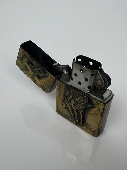 【中古品】【メンズ/レディース】 ZIPPO ジッポ MARLBORO SOLID BRASS マールボロ ソリッドブラス 2面加工 オイルライター 喫煙具 1998年製造 インサイドユニット 1998年製 206-260612-kk-03-hon カラー：BRASS 万代Net店