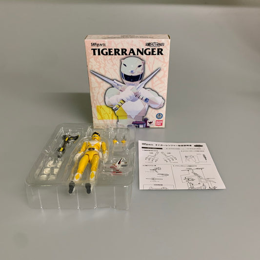 【中古品】 S.H.Figuarts タイガーレンジャー 恐竜戦隊ジュウレンジャー 魂ウェブ商店 限定 アクションフィギュア 完備品 おもちゃ 044-251016-AS-1-min 万代Net店