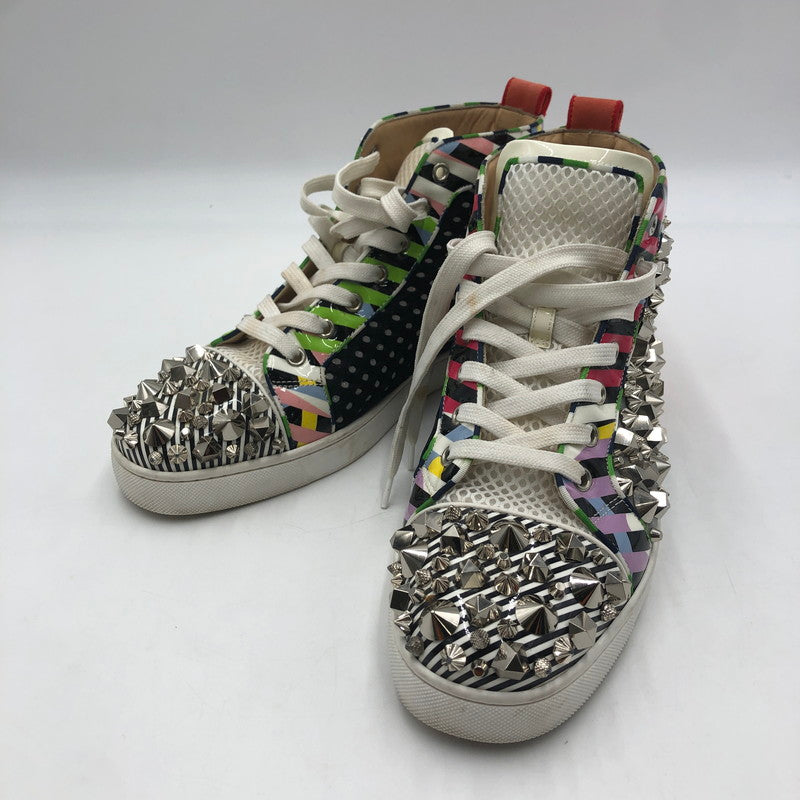 【現状渡し品】【メンズ】 Christian Louboutin クリスチャンルブタン REMIX FLAT PAT HI-CUT SNEAKER スタッズ レザー ハイカット スニーカー 靴 183-251217-ks-20-tei サイズ：41 カラー：マルチカラー 万代Net店