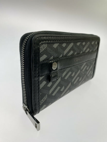 【中古品】【メンズ】 VERSACE ヴェルサーチ ラ グレカ シグネチャー ラウンドファスナー 181-231101-me-23-min カラー：ブラック 万代Net店