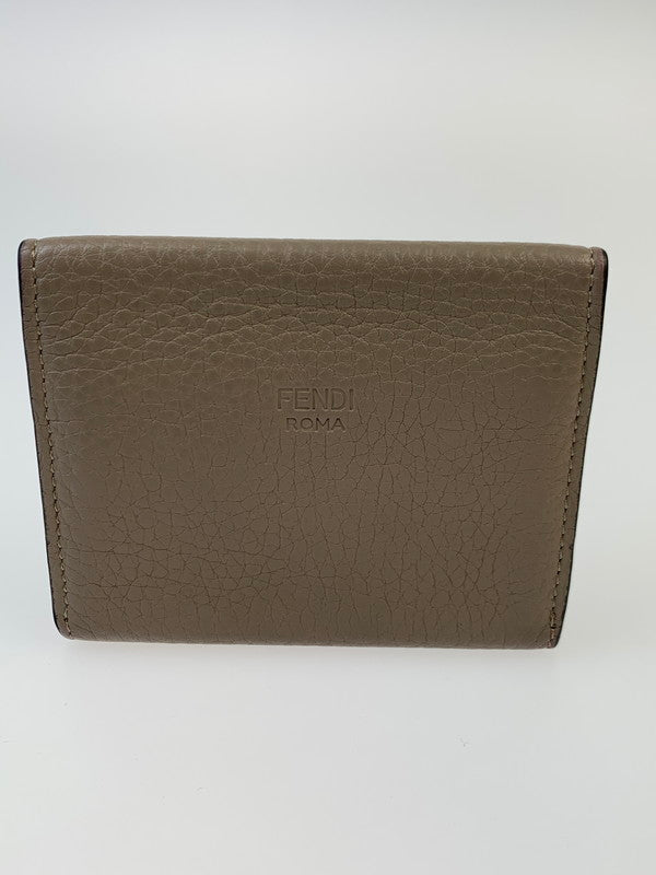 【現状渡し品】【メンズ】 FENDI フェンディ 8M0425 ピーカブー セレリア カードケース 名刺入れ 181-230320-yn-07-min サイズ：約8.5×10.5×1.2cm カラー：グレー系 万代Net店