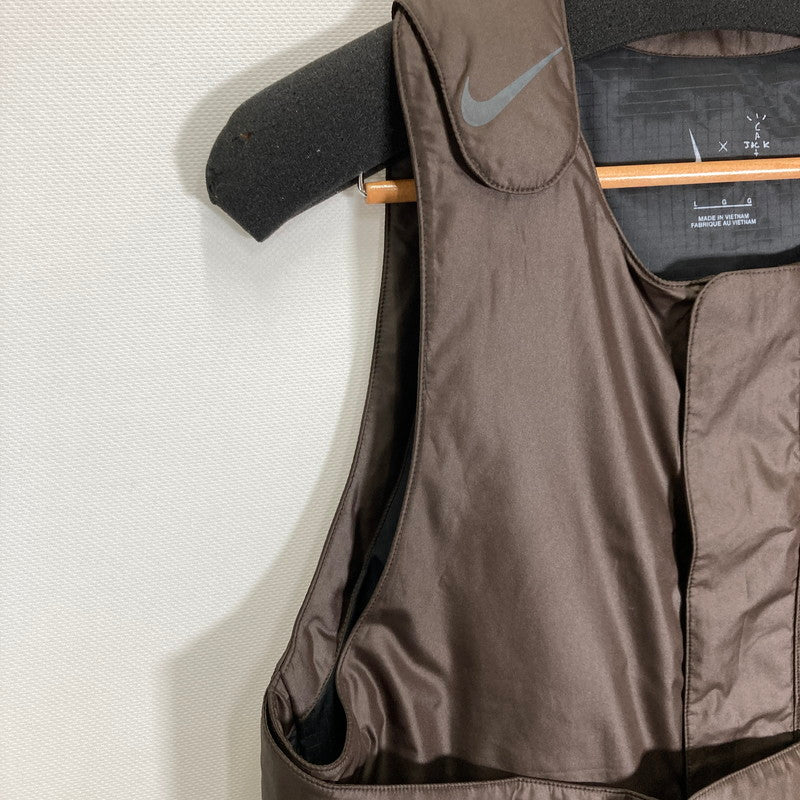 【中古品】【メンズ】  NIKE×TRAVIS SCOTT×CACTUS CORP ナイキ トラビススコット カクタス コープ AS M NRG BH VEST VELVET 21AW ナイロン ベスト トップス 古着 142-250618-mh-06-fuz サイズ：L カラー：ブラウン 万代Net店