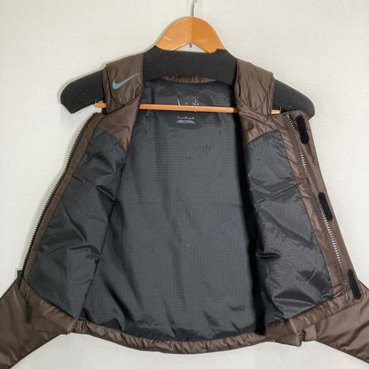 【中古品】【メンズ】  NIKE×TRAVIS SCOTT×CACTUS CORP ナイキ トラビススコット カクタス コープ AS M NRG BH VEST VELVET 21AW ナイロン ベスト トップス 古着 142-250618-mh-06-fuz サイズ：L カラー：ブラウン 万代Net店