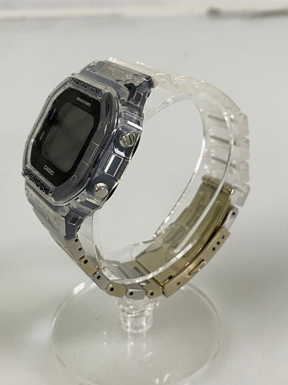 【中古品】【メンズ】 CASIO カシオ G-SHOCK 40TH ANNIVERSARY CLEAR REMIX DWE-5640RX-7JR ジーショック 40周年 クリアリミックス デジタル クォーツ腕時計 196-240904-yn-10-min カラー：クリア/ゴールド/シルバー 万代Net店