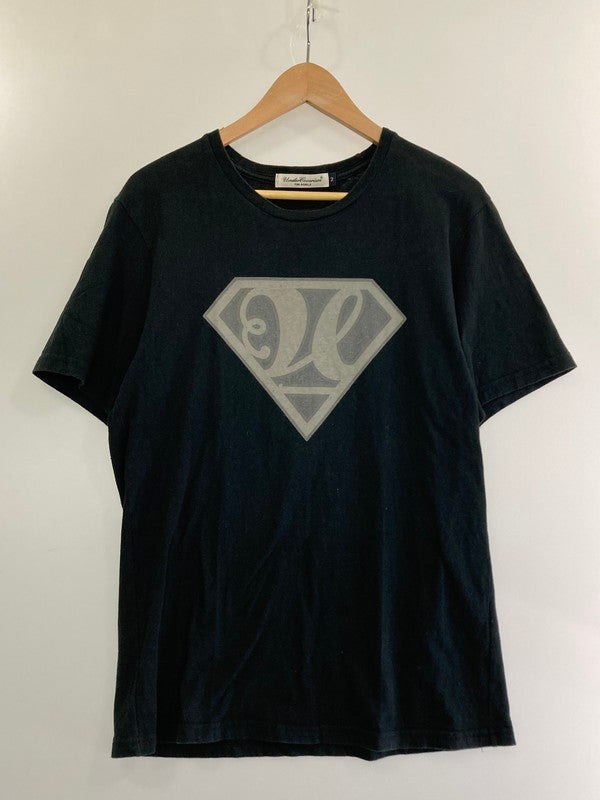 【中古品】【メンズ】 UNDERCOVERISM アンダーカバーイズム UNDERCOVERISM SUPERMAN LOGO T-SHIRT アンダーカバイズム スーパーマン ロゴTシャツ 半袖トップス 140-240207-me-14-min サイズ：2 カラー：ブラック 万代Net店