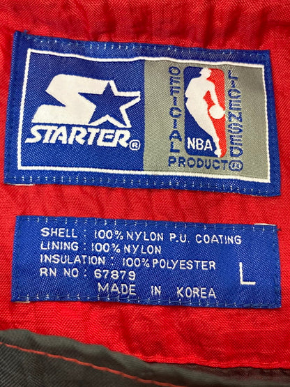 【中古品】【メンズ】 STARTER CHICAGO BULLS NYLON ANORAK JACKET スターター シカゴ ブルズ アノラック ジャケット アウター 146-240401-jt-08-min サイズ：L カラー：レッド 万代Net店