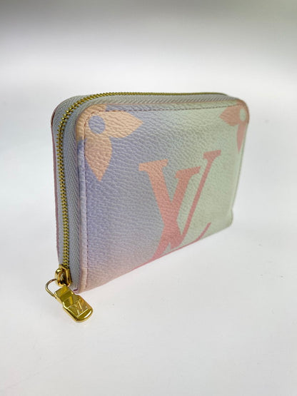 【中古品】【レディース】  LOUIS VUITTON ルイヴィトン モノグラム ジャイント ジッピーコインバース コインケース 179-240329-AB-26-min サイズ：約11.2×8.5×2.5cm カラー：マルチカラー 万代Net店