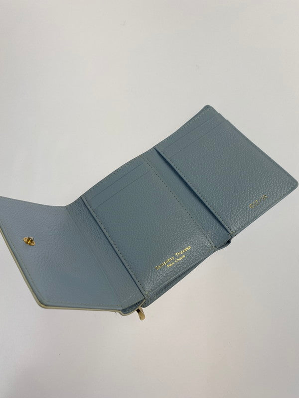 【中古品】【メンズ】  SAMANTHA THAVASA PETIT CHOICE × PARCO × 機動戦士ガンダム WALLET ZGMF-X10A サマンサタバサ プチチョイス 地球連合軍 三つ折り財布  200-240419-yn-03-min カラー：ライトブルー 万代Net店