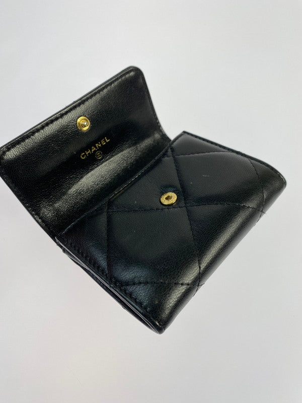 【中古品】【メンズ】 CHANEL シャネル AP1790 19フラップ カードケース マトラッセ ココマーク ラムスキン   181-240406-ks-23-min カラー：ブラック 万代Net店