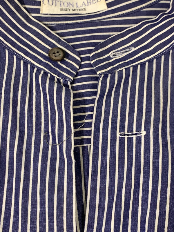 【中古品】【メンズ】  ISSEY MIYAKE COTTON LABEL STRIPE SHIRT イッセイミヤケ バンドカラーストライプシャツ 長袖シャツ トップス 140-240703-yn-05-min カラー：ブルー系/ホワイト 万代Net店