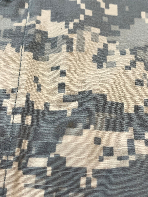 【中古品】【メンズ】 U.S.ARMY ユーエスアーミー 00S TACTICAL ACU JACKET 8415-01-519-8607 05年製造 ジャケット メンズ アウター ミリタリー 146-260510-em-24-min サイズ：LARGE-LONG カラー：ベージュ系（カモ） 万代Net店