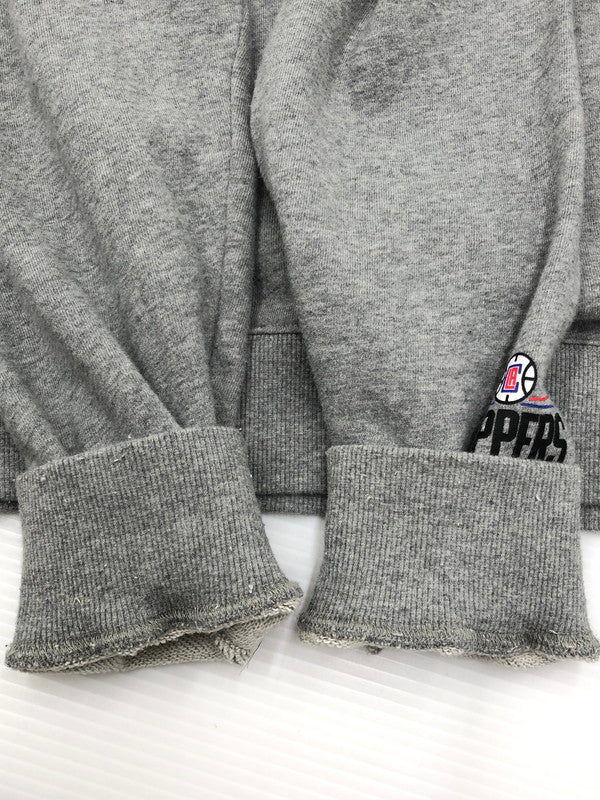 【中古品】【メンズ】 XLARGE エクストララージ × NEW ERA ニューエラ ×NBA CLIPPERS STANDARD エヌビーエー クリッパーズ LOGO CREWNECK SWEAT ロゴ クルーネック スウェット トレーナー 142-260516-na-19-tagh サイズ：XL カラー：グレー 万代Net店