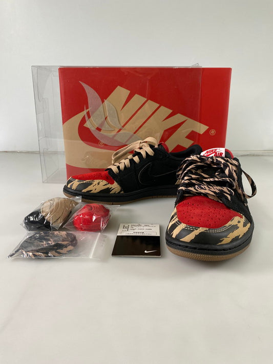 【中古美品】【レディース】 NIKE ナイキ AIR JORDAN 1 RETRO LOW OG SP SOLE FLY DN3400-001 エアジョーダン 1 レトロ ロー オリジナル ソールフライ スニーカー 靴 166-240628-yn-01-min サイズ：24.0cm US6 カラー：BLACK/SPORT RED-DESERT 万代Net店