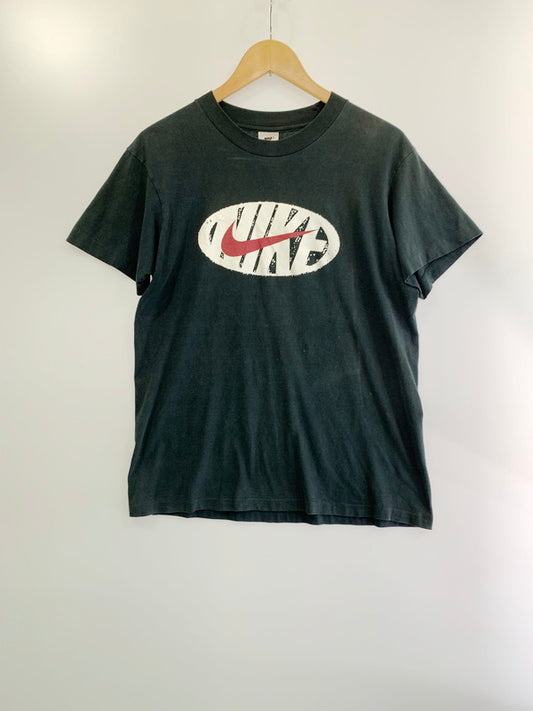 【中古品】【メンズ】 NIKE ナイキ 銀タグ 90S FRONT NIKE LOGO PRINTED T-SHIRT 90年代 フロントロゴプリントTシャツ トップス 146-240716-jt-01-min サイズ：M カラー：ブラック 万代Net店