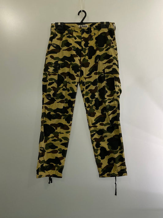 【中古品】【メンズ】 A BATHING APE アベイシングエイプ 1ST CAMO CARGO PANTS 001PTD801018X カモ カーゴパンツ ボトムス 153-240716-yn-18-min サイズ：M カラー：カモフラージュ 万代Net店