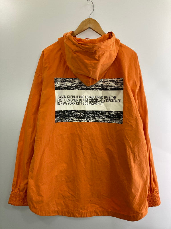 【中古品】【メンズ】 Calvin klein Jeans カルバンクラインジーンズ ESTABLISHED 1978 LOGO ANORAK ロゴ アノラック トップス 141-240726-ks-21-min サイズ：S カラー：オレンジ 万代Net店