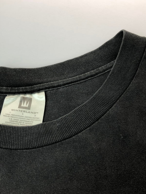 【現状渡し品】【メンズ】 MARILYN MANSON マリリンマンソン ROCK IS DEAD TOUR 99 TEE ロック イズ デッド ツアー 99 ツアーTシャツ 146-260411-KS-02-min サイズ：L カラー：チャコールグレー 万代Net店