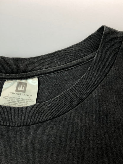 【現状渡し品】【メンズ】 MARILYN MANSON マリリンマンソン ROCK IS DEAD TOUR 99 TEE ロック イズ デッド ツアー 99 ツアーTシャツ 146-260411-KS-02-min サイズ：L カラー：チャコールグレー 万代Net店