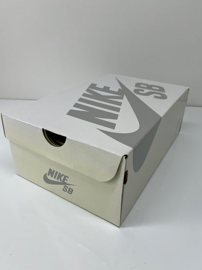 【中古美品】【メンズ】 NIKE SB ナイキ スケートボーディング × YUTO HORIGOME 堀米雄斗 別注 コラボ DUNK LOW PRO QS FQ1180-001 ダンク ロー プロ クイックストライク スニーカー 靴 160-260725-kk-11-hon カラー：WOLF GREY/IRON GREY-SAIL 万代Net店