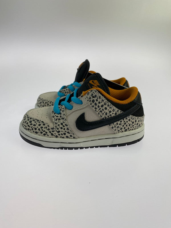 【未使用品】【キッズ】 NIKE ナイキ SB HF7840-001 DUNK LOW PRO OLY TD ELECTRIC SAFARI PHANTOM AND BLACK ダンク ロー プロ スニーカー シューズ 靴 166-240823-me-08-min サイズ：14.0cm　8C カラー：PHANTOM/BLACK-BLACK-MONARCH 万代Net店