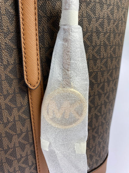 【未使用品】【レディース】 Michael Kors マイケルコース 35T0GTVT3V  JET SET TRAVEL ラージ トップ ジップ ショルダー トート バッグ 188-240827-me-17-min カラー：ブラウン 万代Net店