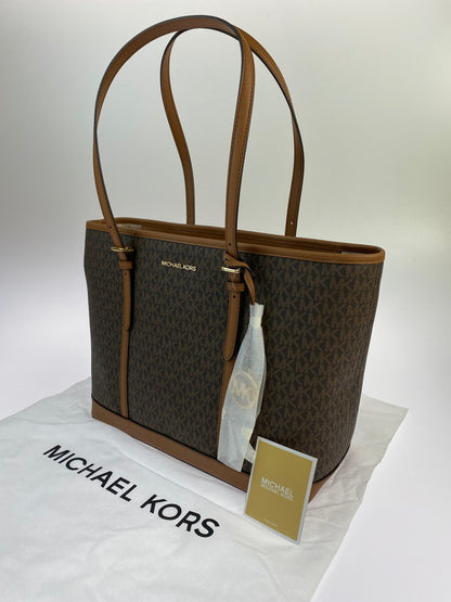 【未使用品】【レディース】 Michael Kors マイケルコース 35T0GTVT3V  JET SET TRAVEL ラージ トップ ジップ ショルダー トート バッグ 188-240827-me-17-min カラー：ブラウン 万代Net店