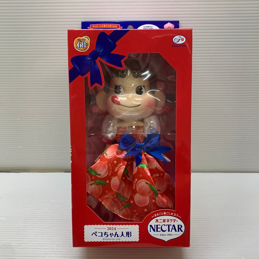 【中古品】 不二家ネクター ペコちゃん人形 2024 NECTAR FUJIYA 037-260129-em-09-min 万代Net店