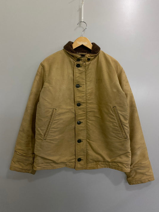 【中古品】【メンズ】  U.S.NAVY 40-50's N-1 DECK JACKET アメリ海軍 デッキジャケット 推定中期-後期モデル(移行期) アウター 146-240924-yn-06-min カラー：カーキ 万代Net店