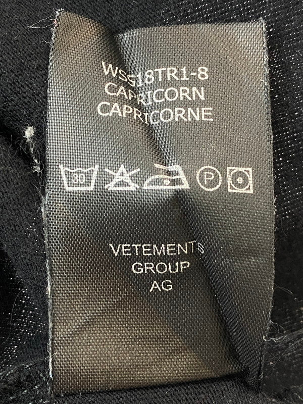 【中古品】【メンズ】  VETEMENTS 18SS CAPRICORN S/S TEE ヴェトモン ショートスリーブTシャツ 半袖Tシャツ トップス 142-240925-yn-18-min サイズ：XS カラー：ブラック 万代Net店