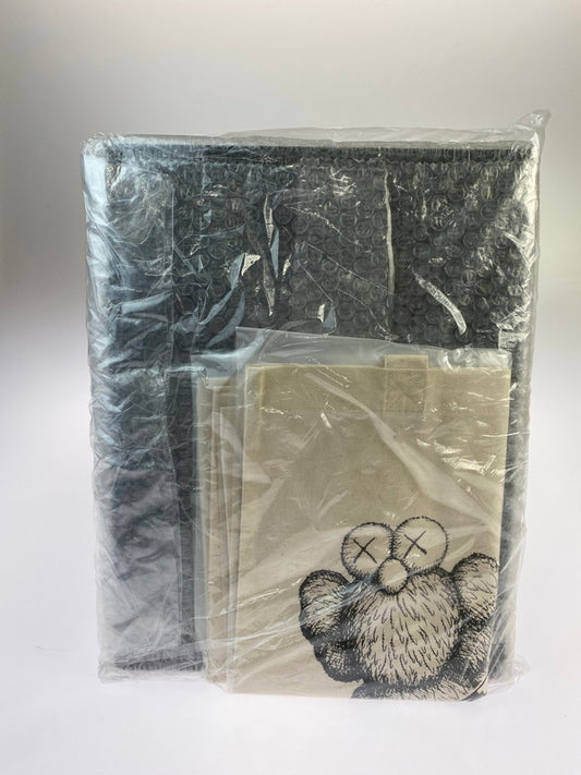 【中古美品】【メンズ】 UNIQLO ユニクロ KAWS×ANDY WARHOL ART BOOK 208-241013-AS-22-min カラー：ブラック 万代Net店