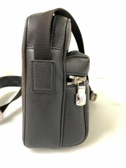 【中古品】【メンズ/レディース】 LOUIS VUITTON ルイ・ヴィトン タイガラマ・エクリプス アウトドア メッセンジャーPM M30233 ショルダーバッグ カバン 179-241016-yn-14-min カラー：ブラック 万代Net店