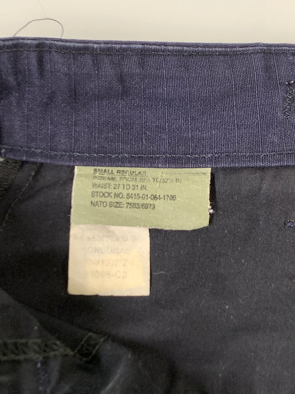 【中古品】【メンズ】 U.S.ARMY アメリカ陸軍 8415 01 061 1709 RIPSTOP CARGO PANT カーゴパンツ 157-241028-cn-3-min サイズ：SMALL REGULAR カラー：ネイビー 万代Net店