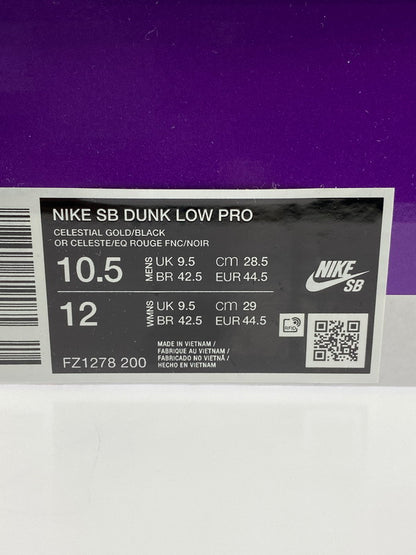 【中古美品】【メンズ】 NIKE SB ナイキエスビー FZ1278-200 DUNK LOW PRO CITY OF CINEMA CELESTIAL GOLD AND DARK TEAM RED ダンクロー プロ スニーカー シューズ 靴 160-241022-me-23-min サイズ：28.5cm US10.5 カラー：CELESTIAL GOLD/DARK 万代Net店