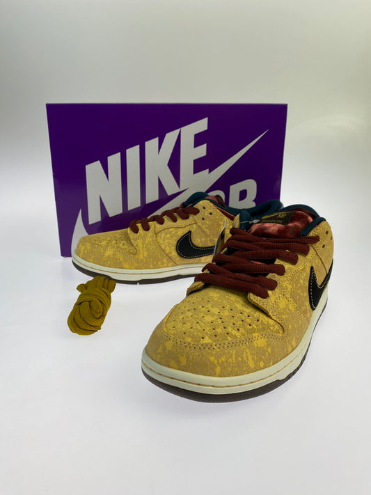 【中古美品】【メンズ】 NIKE SB ナイキエスビー FZ1278-200 DUNK LOW PRO CITY OF CINEMA CELESTIAL GOLD AND DARK TEAM RED ダンクロー プロ スニーカー シューズ 靴 160-241022-me-23-min サイズ：28.5cm US10.5 カラー：CELESTIAL GOLD/DARK 万代Net店