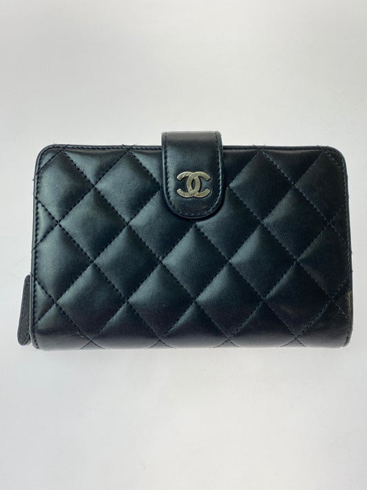 【現状渡し品】【レディース】 CHANEL シャネル A48667 ココマーク マトラッセ ラムスキン 二つ折り財布 シリアル17番台 182-241030-ks-59-min カラー：ブラック 万代Net店