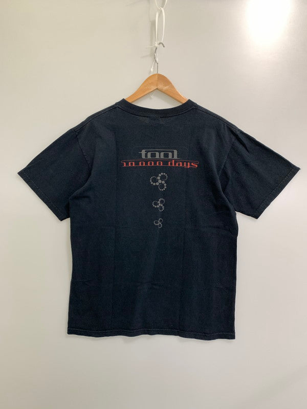 【現状渡し品】【メンズ】  ANVIL アンヴィル c2006 TOOL 10000DAYS PRINTED T-SHIRT プリントTシャツ 半袖トップス 146-241104-me-34-min サイズ：M カラー：ブラック系 万代Net店