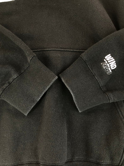 【現状渡し品】【メンズ】 WIND AND SEA ウィンダンシー × GOD SELECTION XXX ゴッドセレクション コラボ PULLOVER HOODIE WDS-XXX-SP-07 プルオーバーフーディー 142-251028-rt-13-tag サイズ：L カラー：ブラック 万代Net店