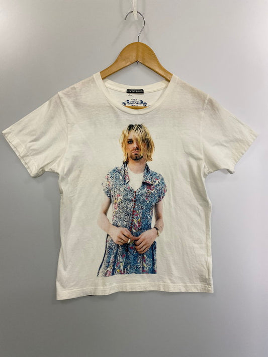 【中古品】【メンズ】 HYSTERIC GLAMOUR ヒステリックグラマー ×NUMBER(N)INE 2CT-0730 9TH ANNIVERSARY KURT COBAIN T-SHIRT Tシャツ トップス 140-241122-ks-20-min サイズ：FREE カラー：ホワイト 万代Net店