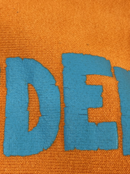 【中古品】【メンズ】 UNITED SPORTS ユナイテッドスポーツ USA製 90S PARODY HOODED SWEATSHIRT プルオーバーパーカー 146-241204-AS-16-min サイズ：M カラー：オレンジ 万代Net店