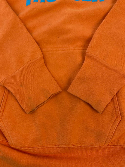 【中古品】【メンズ】 UNITED SPORTS ユナイテッドスポーツ USA製 90S PARODY HOODED SWEATSHIRT プルオーバーパーカー 146-241204-AS-16-min サイズ：M カラー：オレンジ 万代Net店