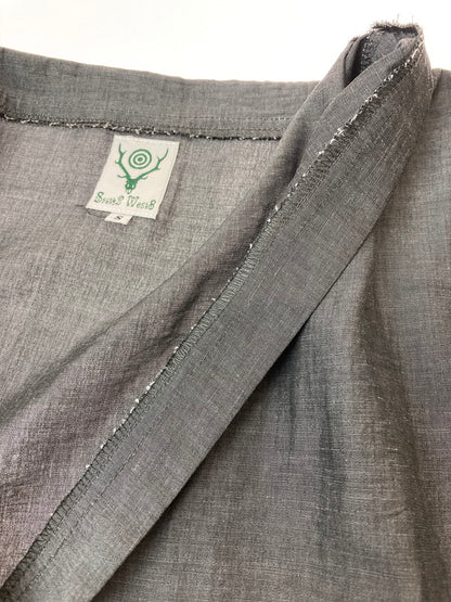 【中古品】【メンズ】 SOUTH2WEST8 サウスツーウエストエイト GL848 SIDE SLIT V NECK SHIRT Vネックシャツ 140-241202-cn-04-min サイズ：S カラー：グレー 万代Net店