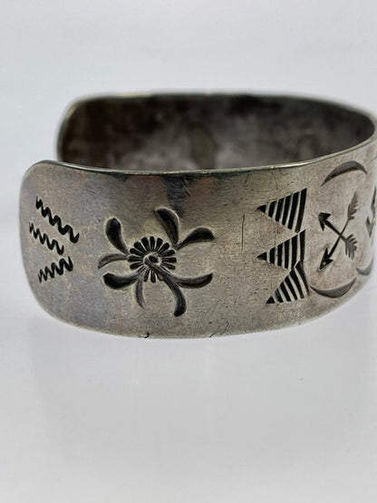 【中古品】【メンズ】  INDIAN JEWELRY-NAVAJO- インディアンジュエリー -ナバホ族- 1910S~"HARRY HEYE TAMMEN"WHIRLING LOG SILVER BANGLE アクセサリー バングル ブレスレット 191-241217-AS-32-min カラー：シルバー 万代Net店