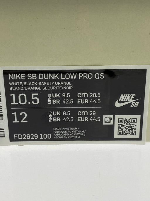 【中古美品】【メンズ】 NIKE SB ナイキエスビー DUNK LOW PRO QS TIGHTBOOTH FD2629-100 ダンク ロー タイトブース スニーカー 靴 160-241216-yn-02-min サイズ：28.5cm US10.5 カラー：WHITE/BLACK-SAFETY ORANGE 万代Net店