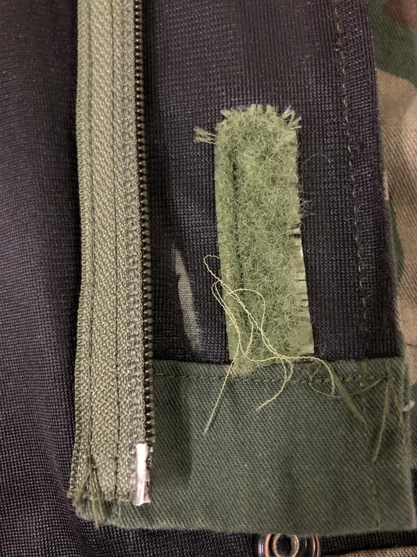 【現状渡し品】【メンズ】 U.S.ARMY ユーエスアーミー 80S SUIT CHEMICAL PROTECTIVE CLASS 1 100-86-C-0810 86年製造 ケミカル プロテクティブ クラス ワン ミリタリー ジャケット メンズ アウター 146-260510-em-65-min サイズ：XS カラー：グリーン系（カモ） 万代Net店