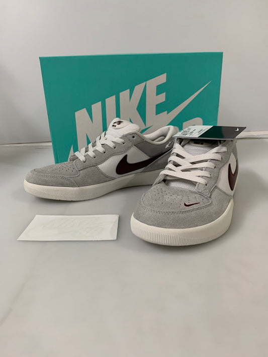 【LIFTる。景品】【中古】【メンズ】 NIKE SB ナイキエスビー FORCE 58 LIGHT SMOKE GREY BURGUNDY FQ7637-001 フォース58 スニーカー 160-250107-em-05-min サイズ：28.5cm US10.5 カラー：ライトスモークグレー/バーガンディ 万代Net店