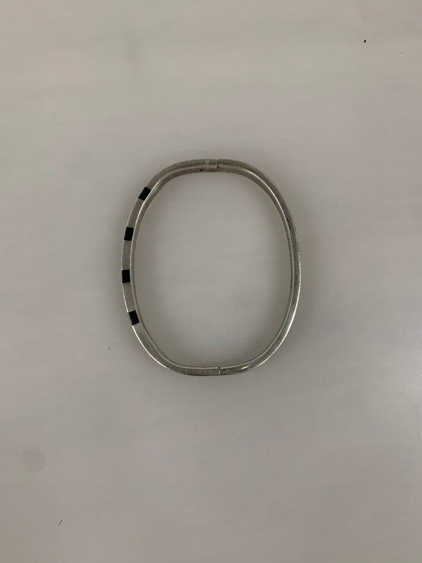 【中古品】【メンズ】 メキシカンジュエリー オニキス インレイ バングル アクセサリー ブレスレット 192-250105-AS-16-min カラー：シルバー 万代Net店